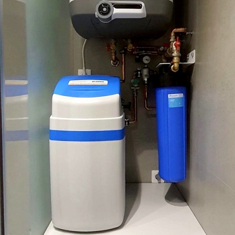 Умягчитель кабинетного типа CLACK 1018 CI (Dupont HCR-S/S) FU1018CABCI - фото